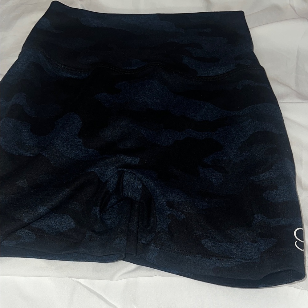 Blue Camouflage bombshell shorts - Picture 5 of 5